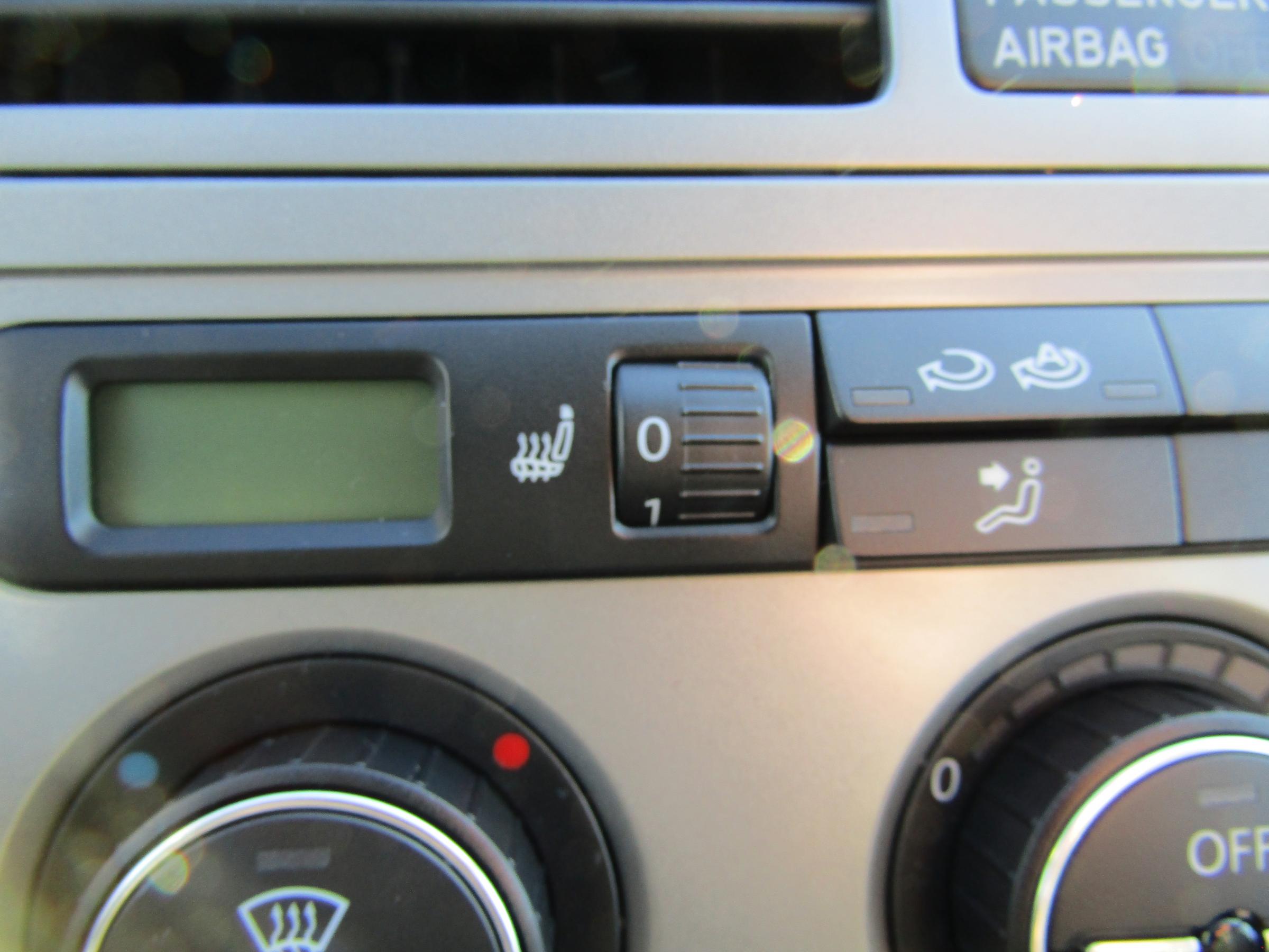 Volkswagen Touran, 2009 - pohled č. 17