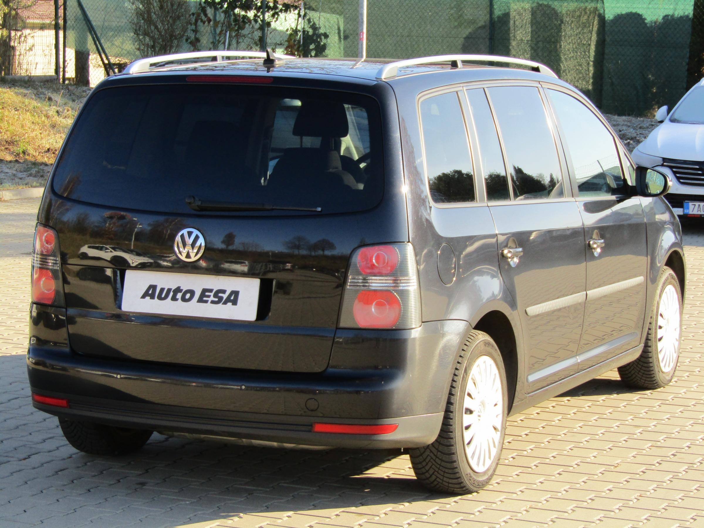 Volkswagen Touran, 2009 - pohled č. 4
