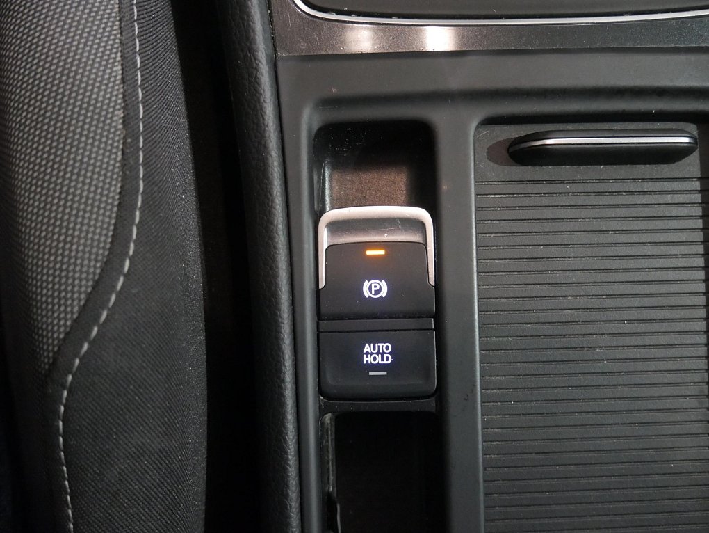 Volkswagen Golf 1.0 TSI 