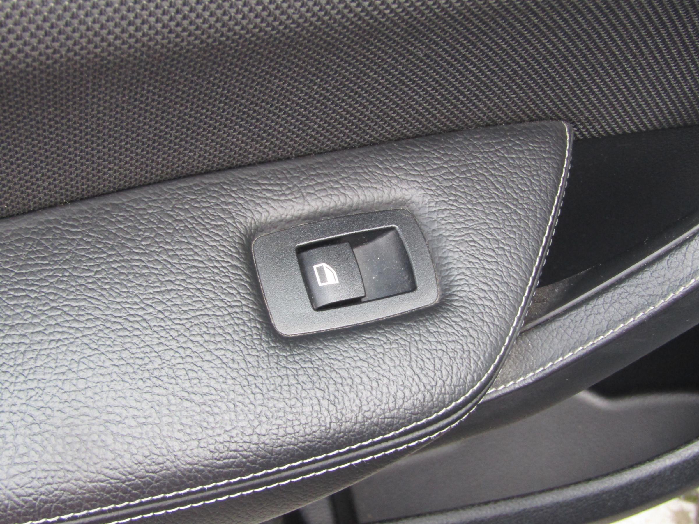 BMW X3, 2012 - pohled č. 12