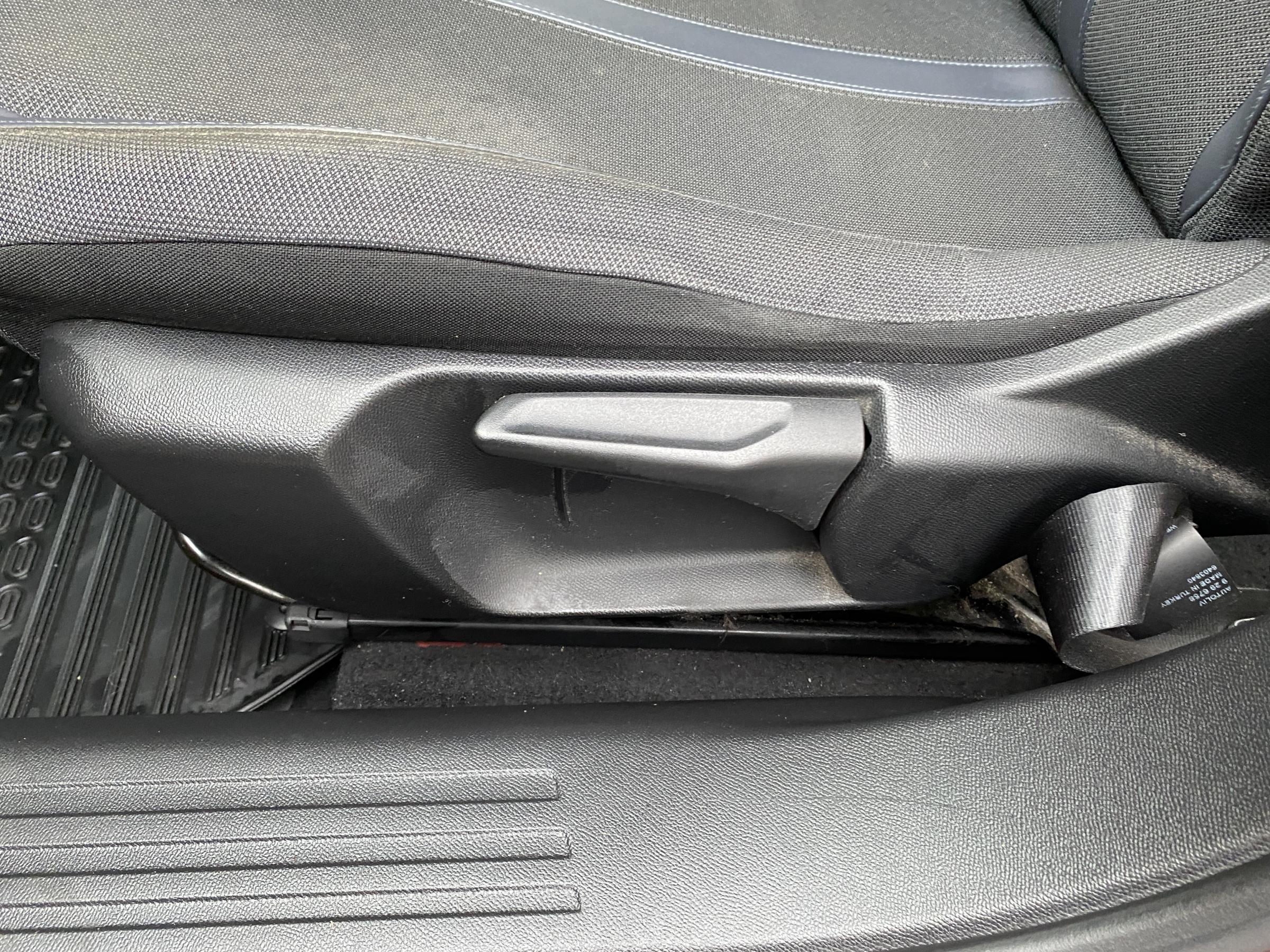 Peugeot 2008, 2019 - pohled č. 14