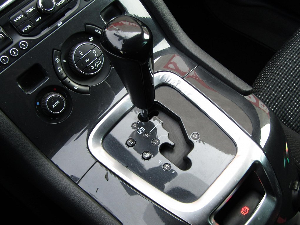 Peugeot 5008 2.0 HDi 