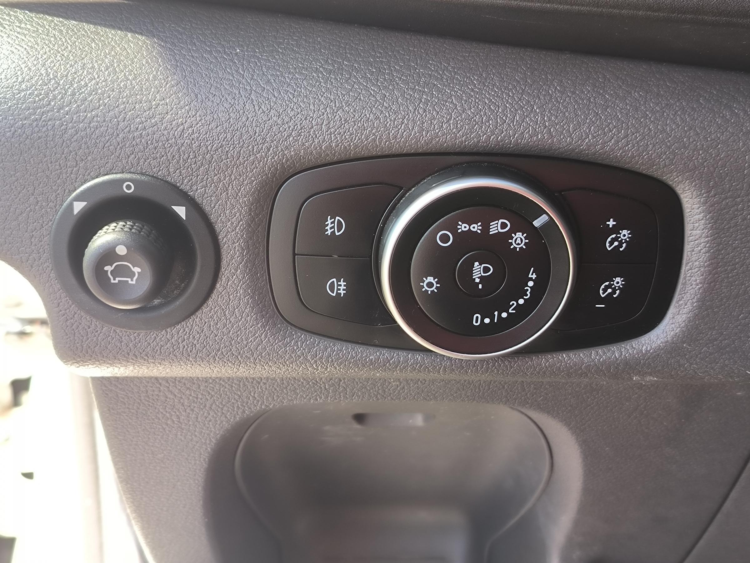 Ford Transit, 2019 - pohled č. 23