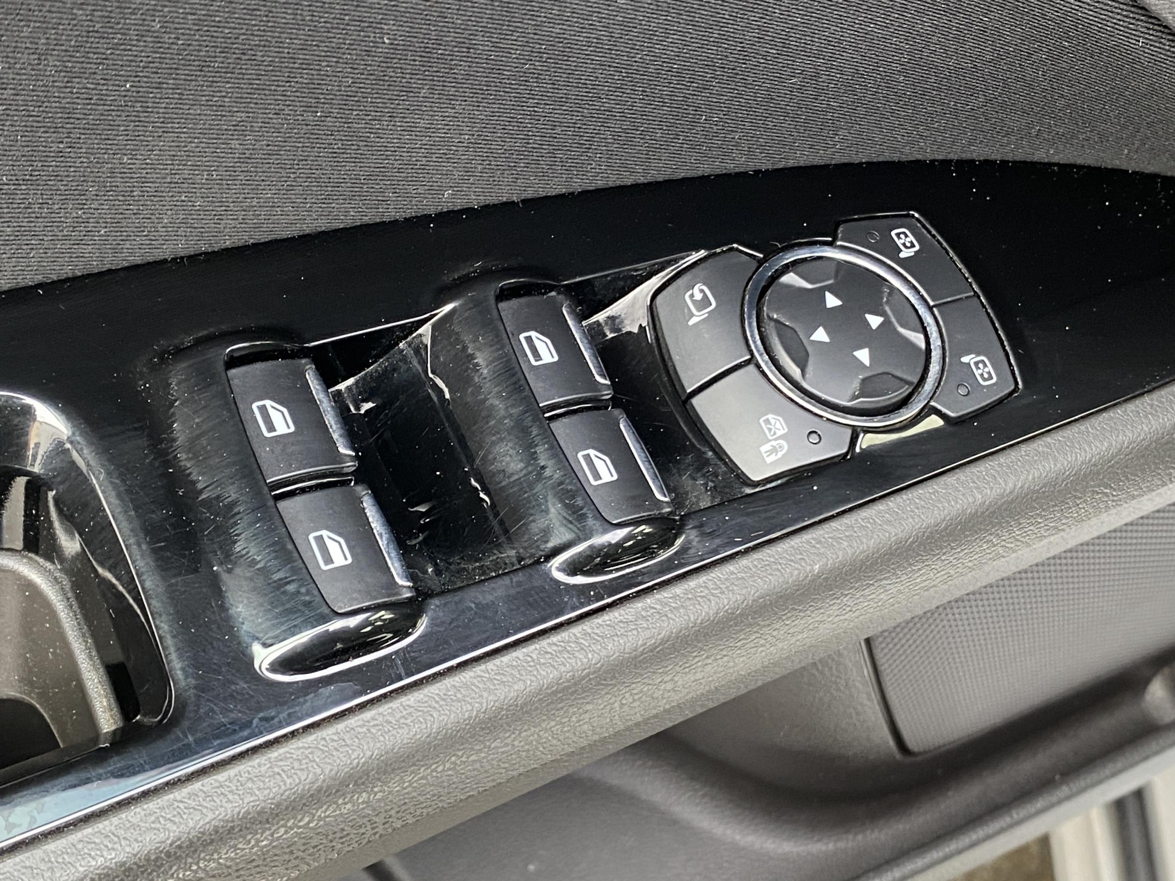 Ford Mondeo, 2021 - pohled č. 12