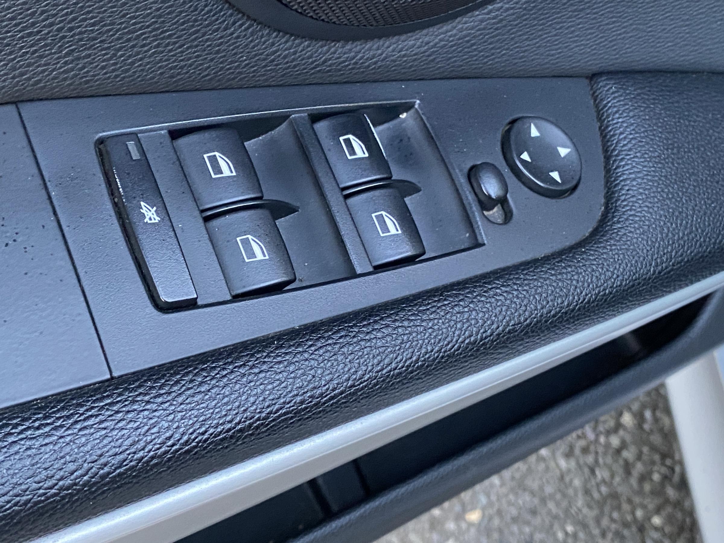 BMW Řada 3, 2011 - pohled č. 11