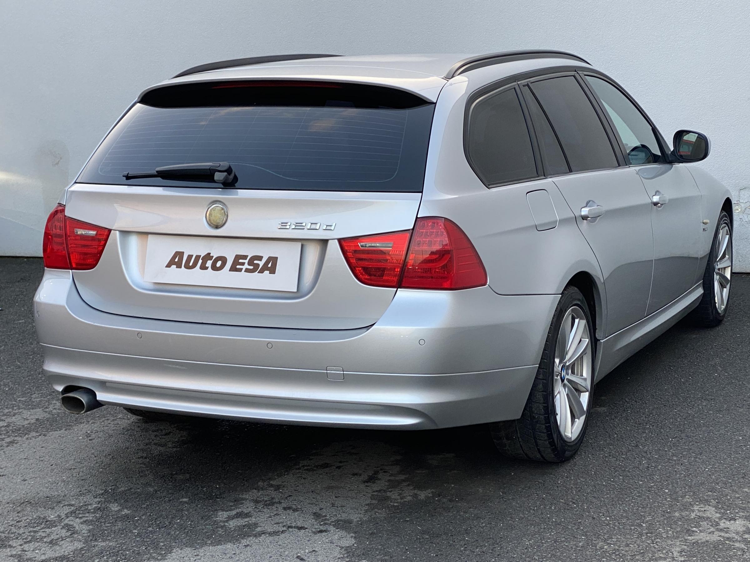 BMW Řada 3, 2011 - pohled č. 4