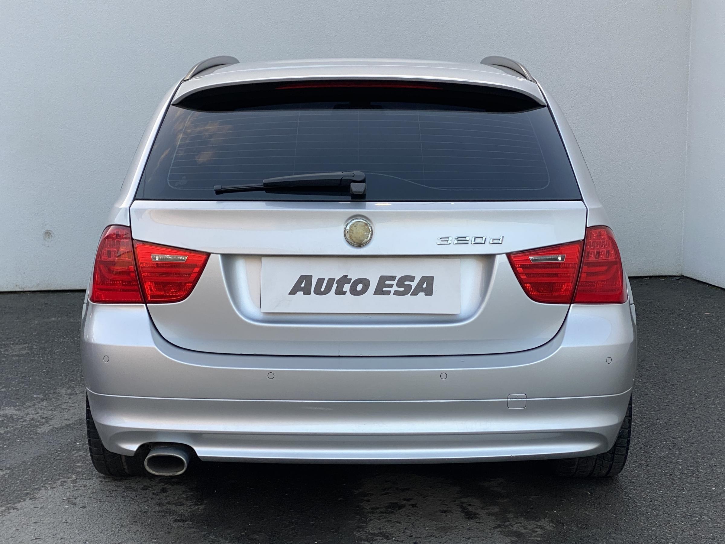 BMW Řada 3, 2011 - pohled č. 5