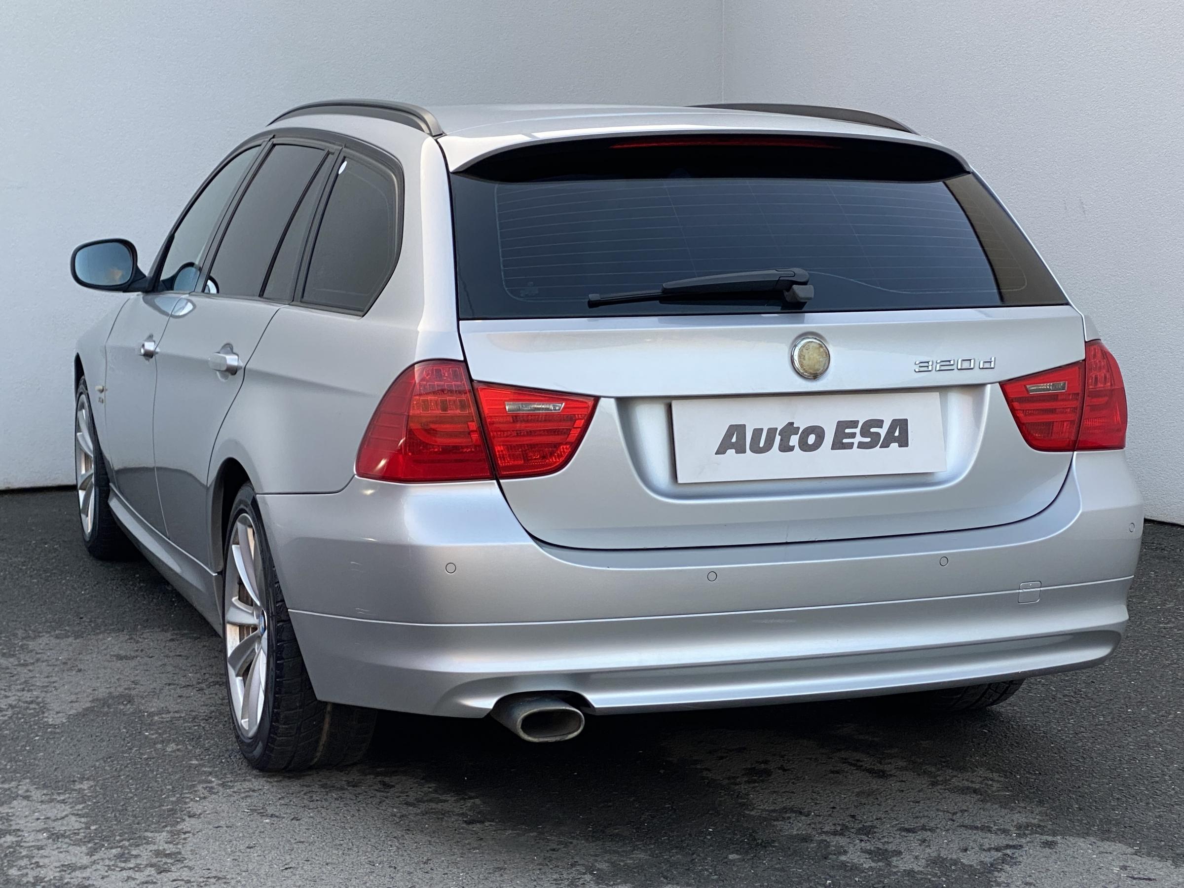 BMW Řada 3, 2011 - pohled č. 6