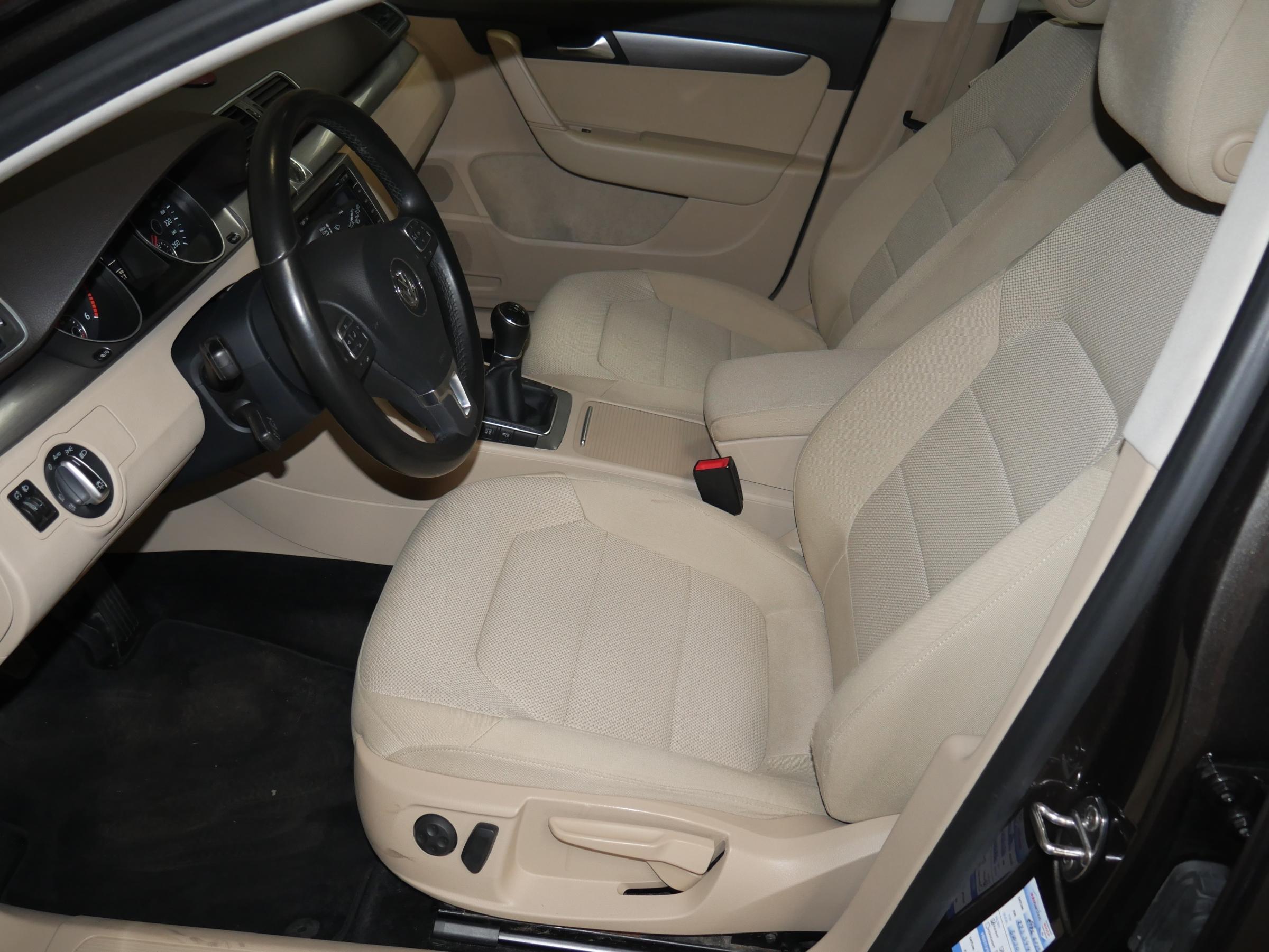 Volkswagen Passat, 2013 - pohled č. 9