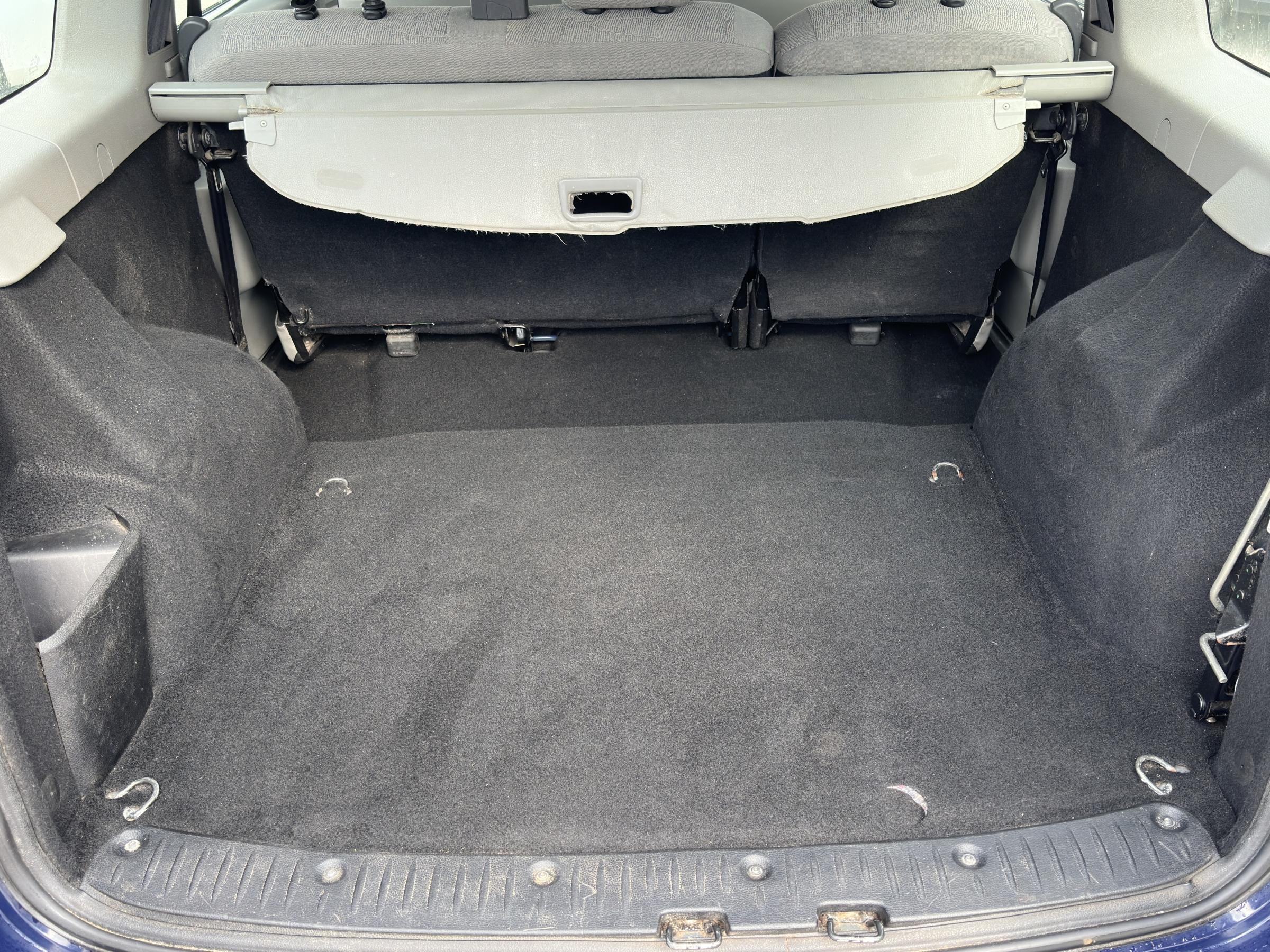 Dacia Logan, 2010 - pohled č. 8