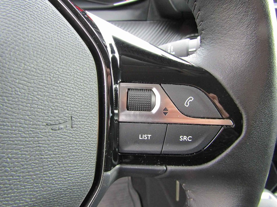 Peugeot 2008 1.2PT 