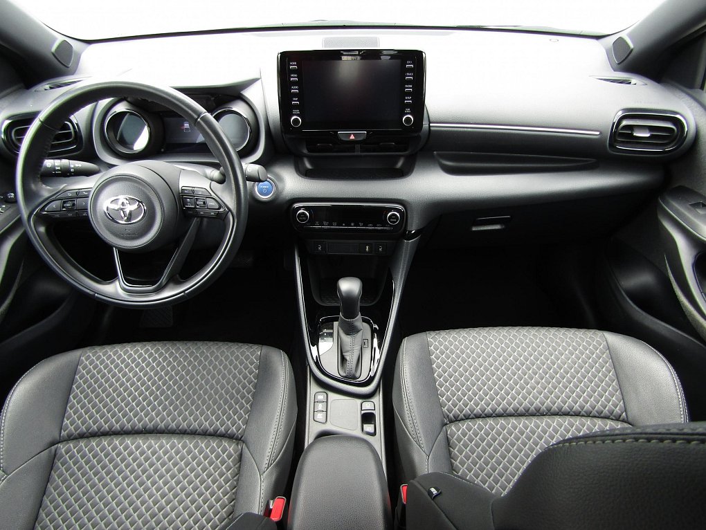 Toyota Yaris 1.5 e-CVT Style