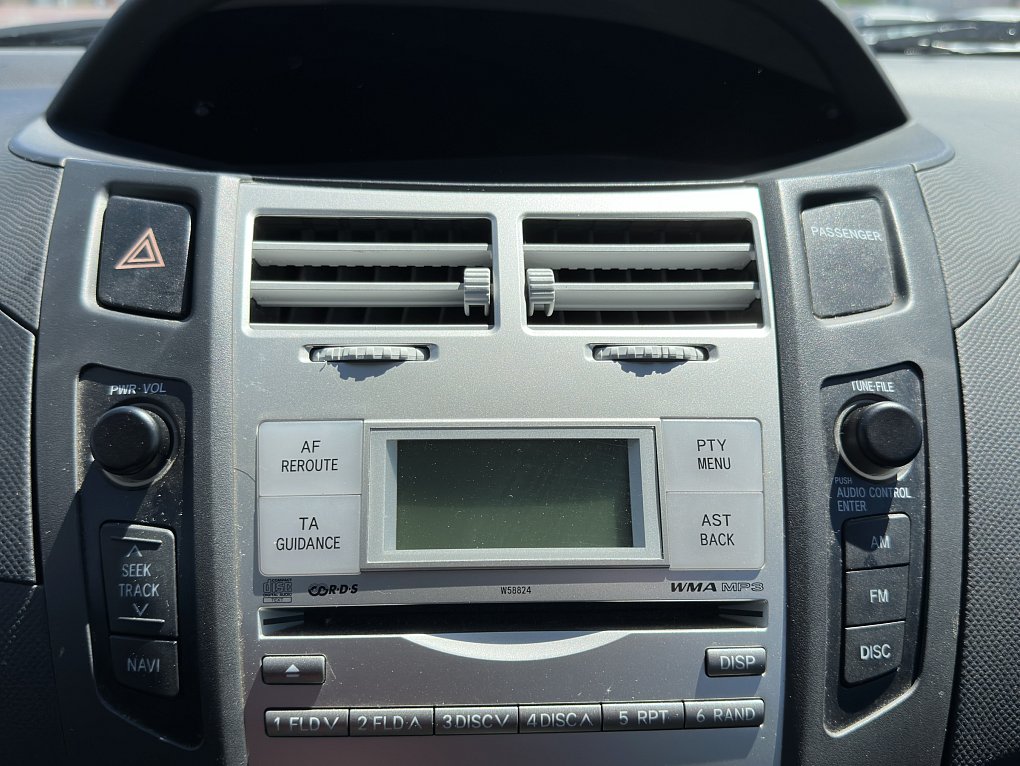 Toyota Yaris 1.3 i 