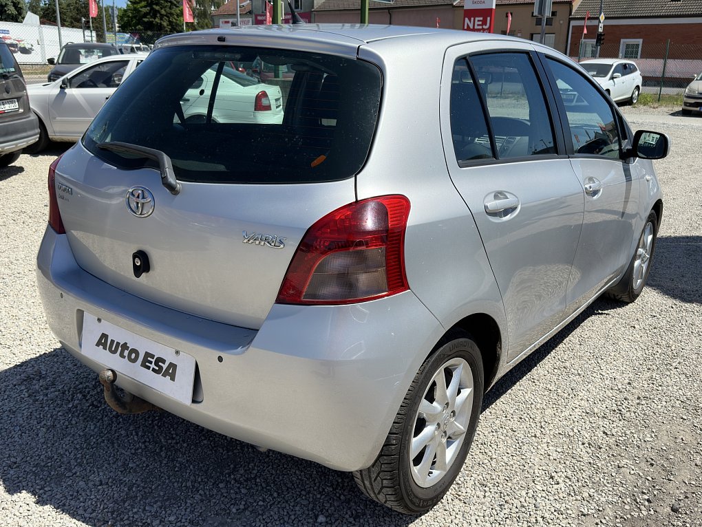 Toyota Yaris 1.3 i 