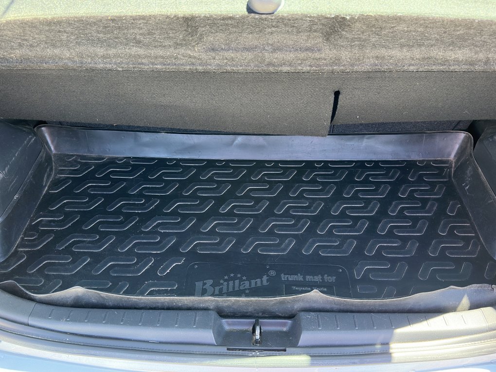 Toyota Yaris 1.3 i 