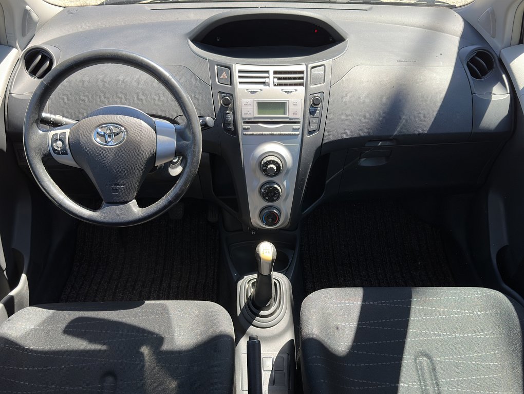 Toyota Yaris 1.3 i 