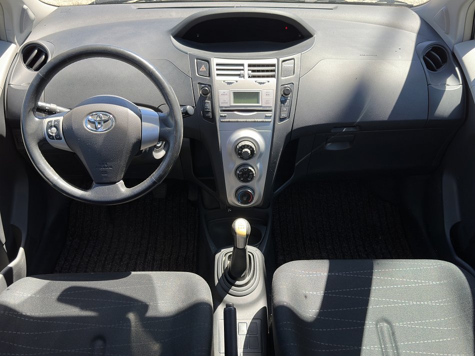 Toyota Yaris 1.3 i 