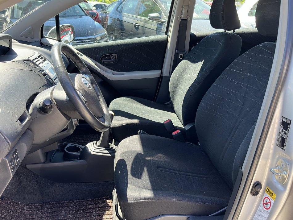 Toyota Yaris 1.3 i 