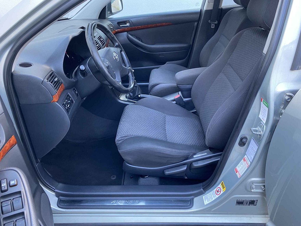 Toyota Avensis 2.2 D-CAT 