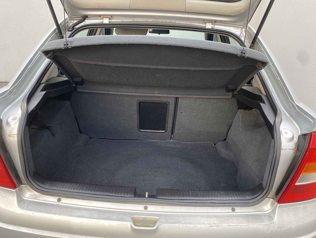 Opel Astra 1.6i 