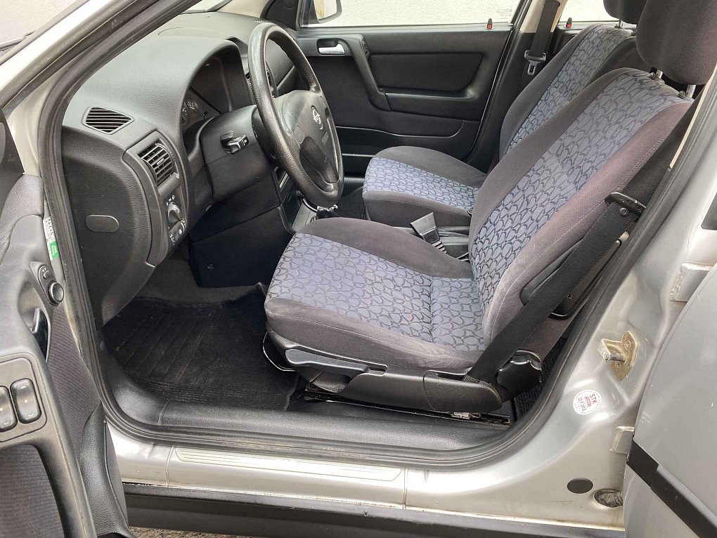 Opel Astra 1.6i 
