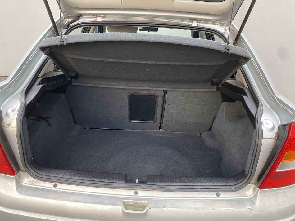 Opel Astra 1.6i 
