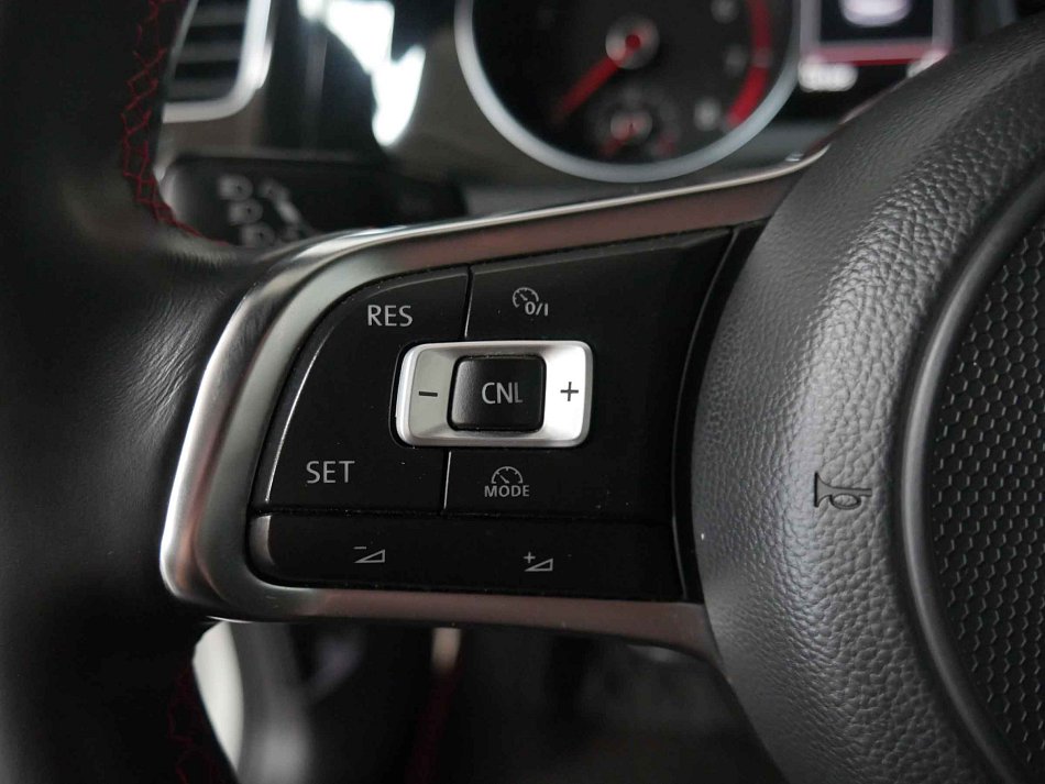 Volkswagen Golf 2.0 TSi GTi