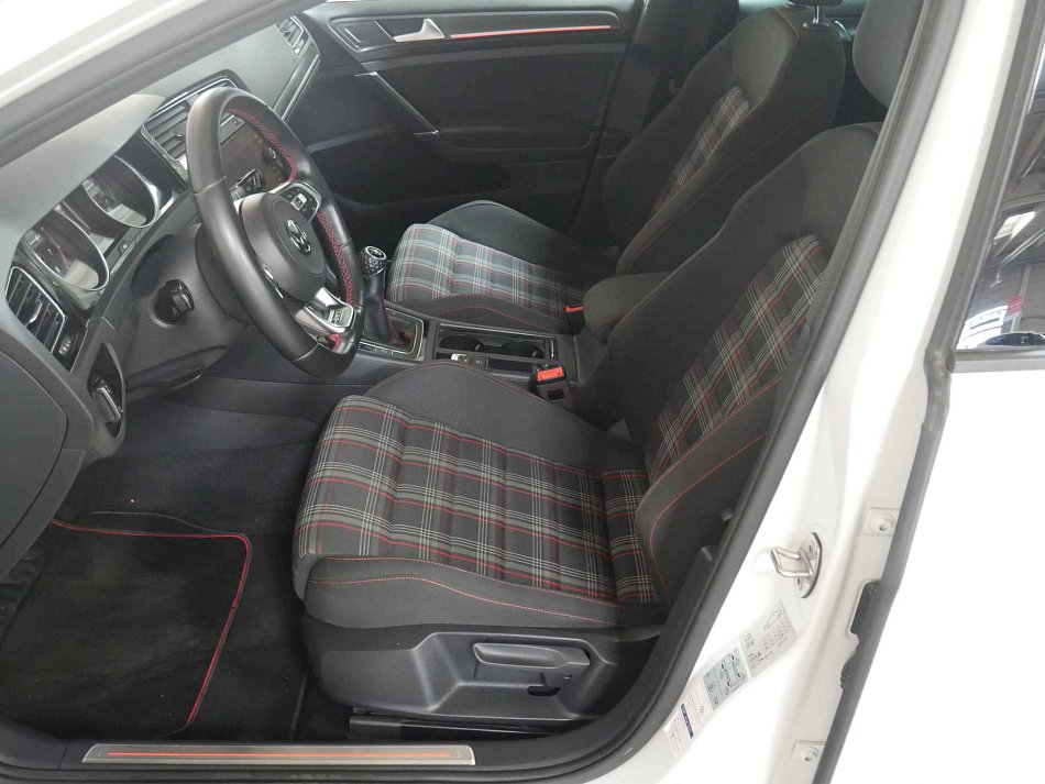 Volkswagen Golf 2.0 TSi GTi