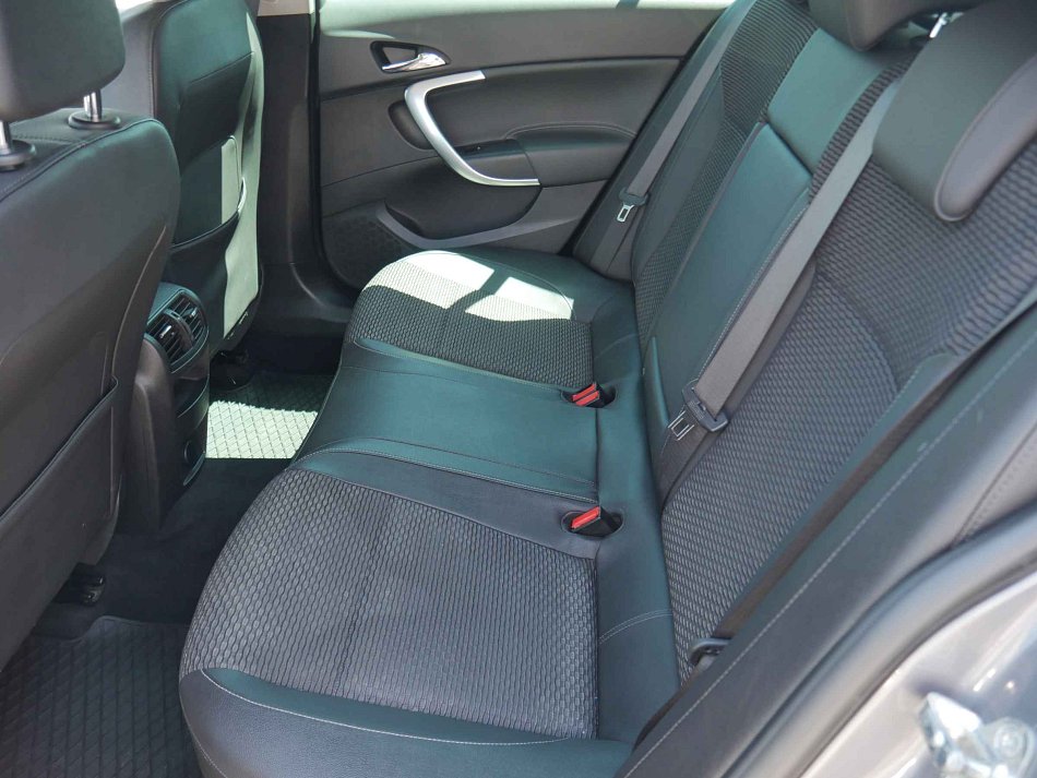 Opel Insignia 2.0 CDTi 