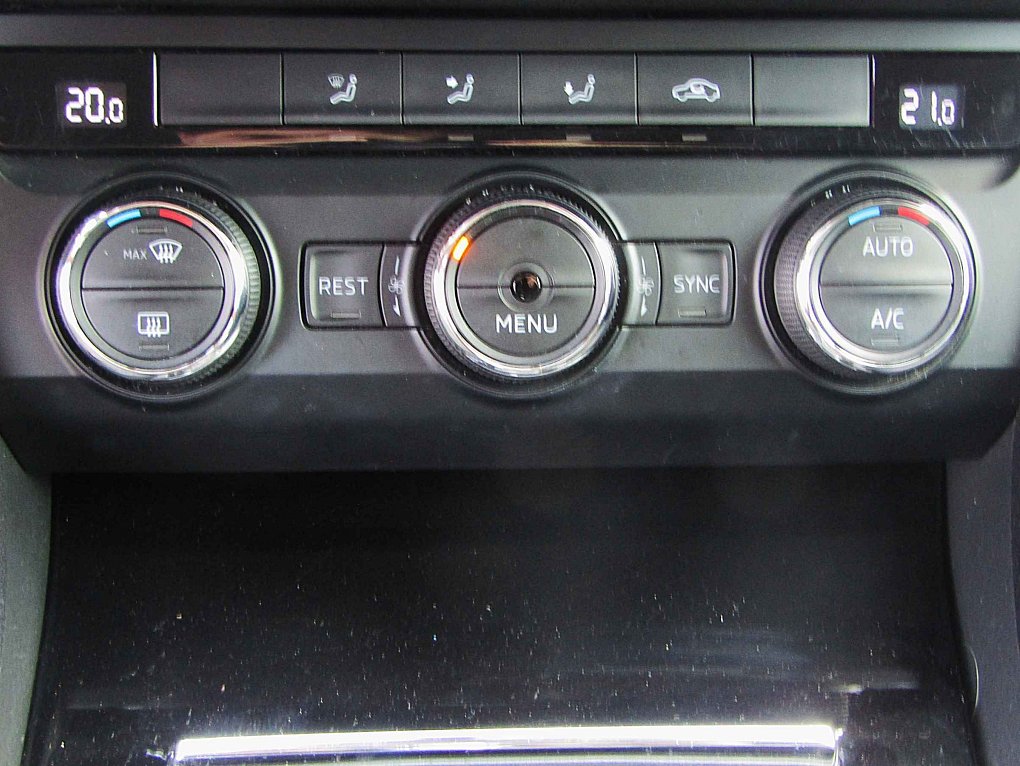 Škoda Superb 1.6 TDi Ambition