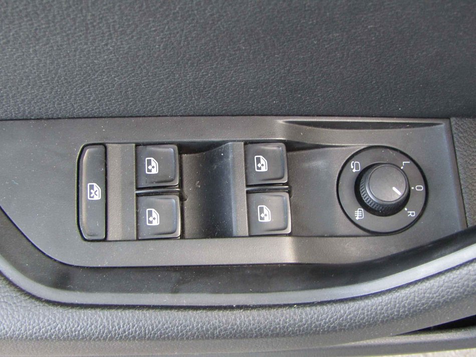 Škoda Superb 1.6 TDi Ambition