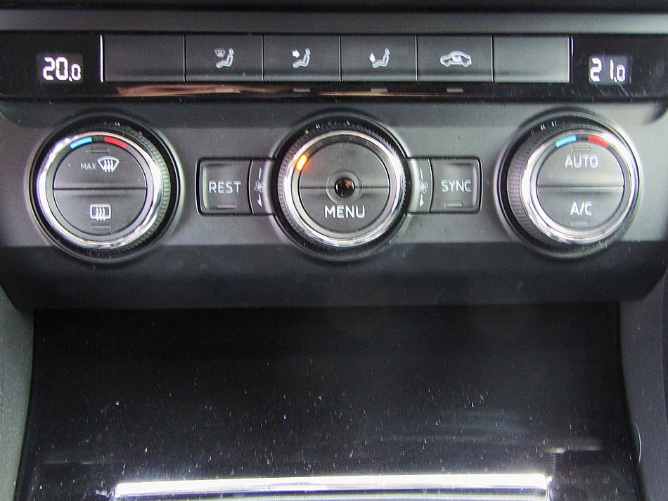 Škoda Superb 1.6 TDi Ambition