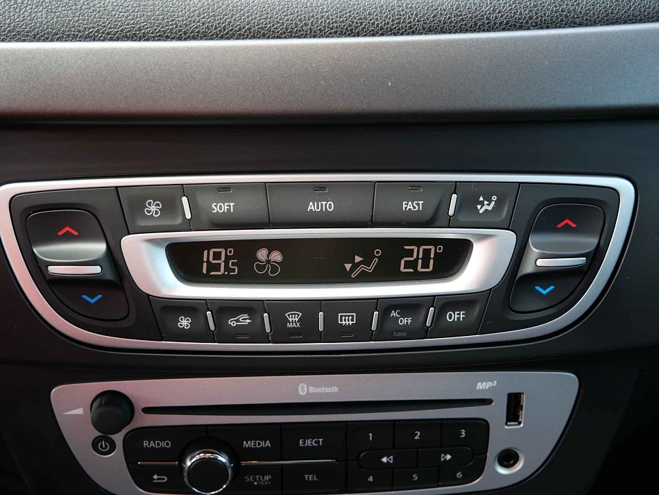 Renault Fluence 1.6 i 16V 