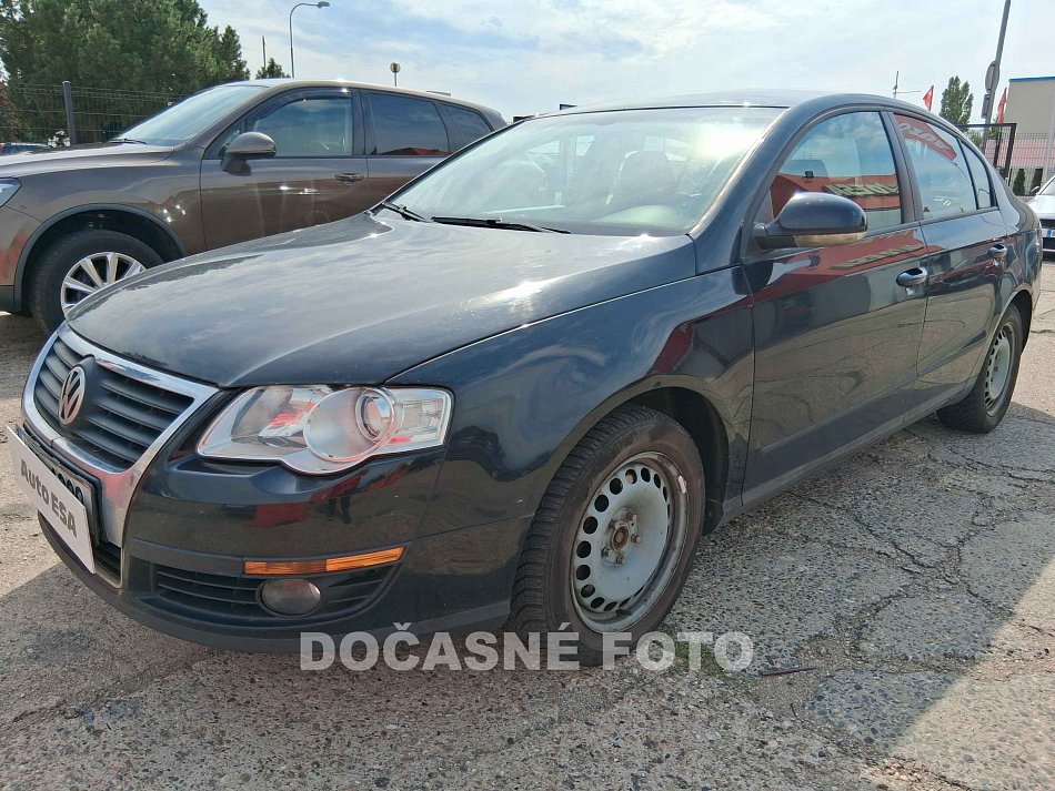 Volkswagen Passat 1.6 FSi 