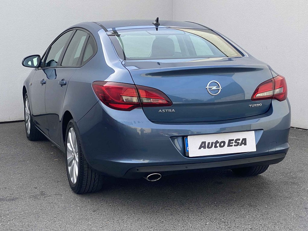 Opel Astra 1.4T 