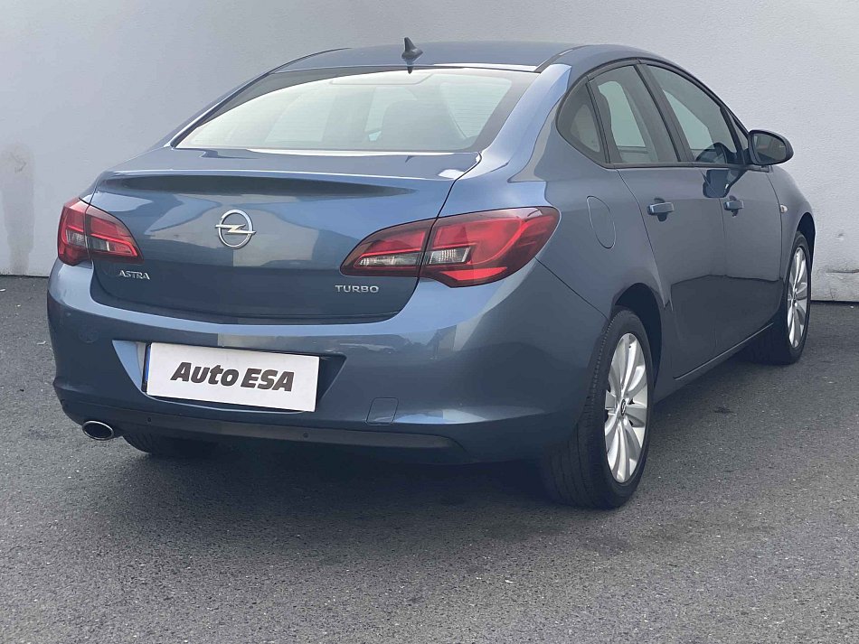 Opel Astra 1.4T 