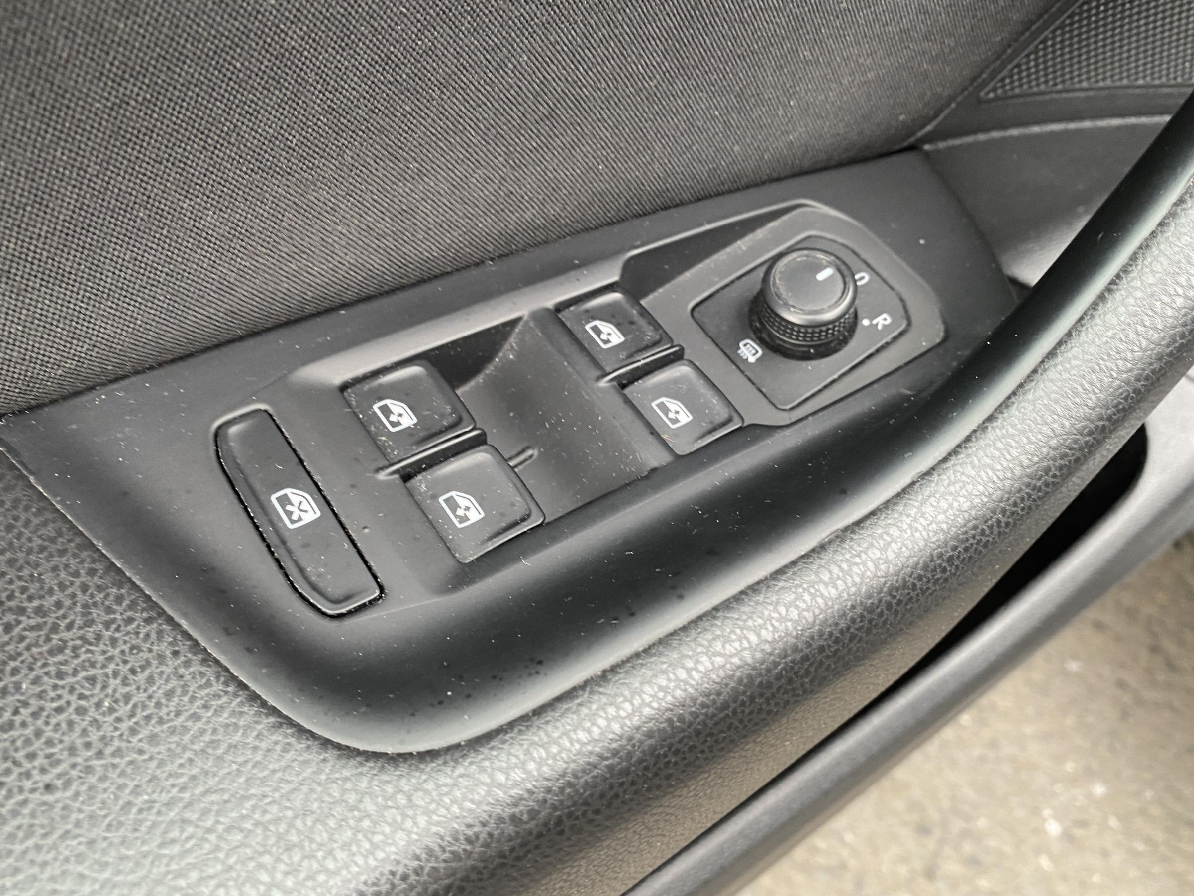 Volkswagen Passat, 2018 - pohled č. 13