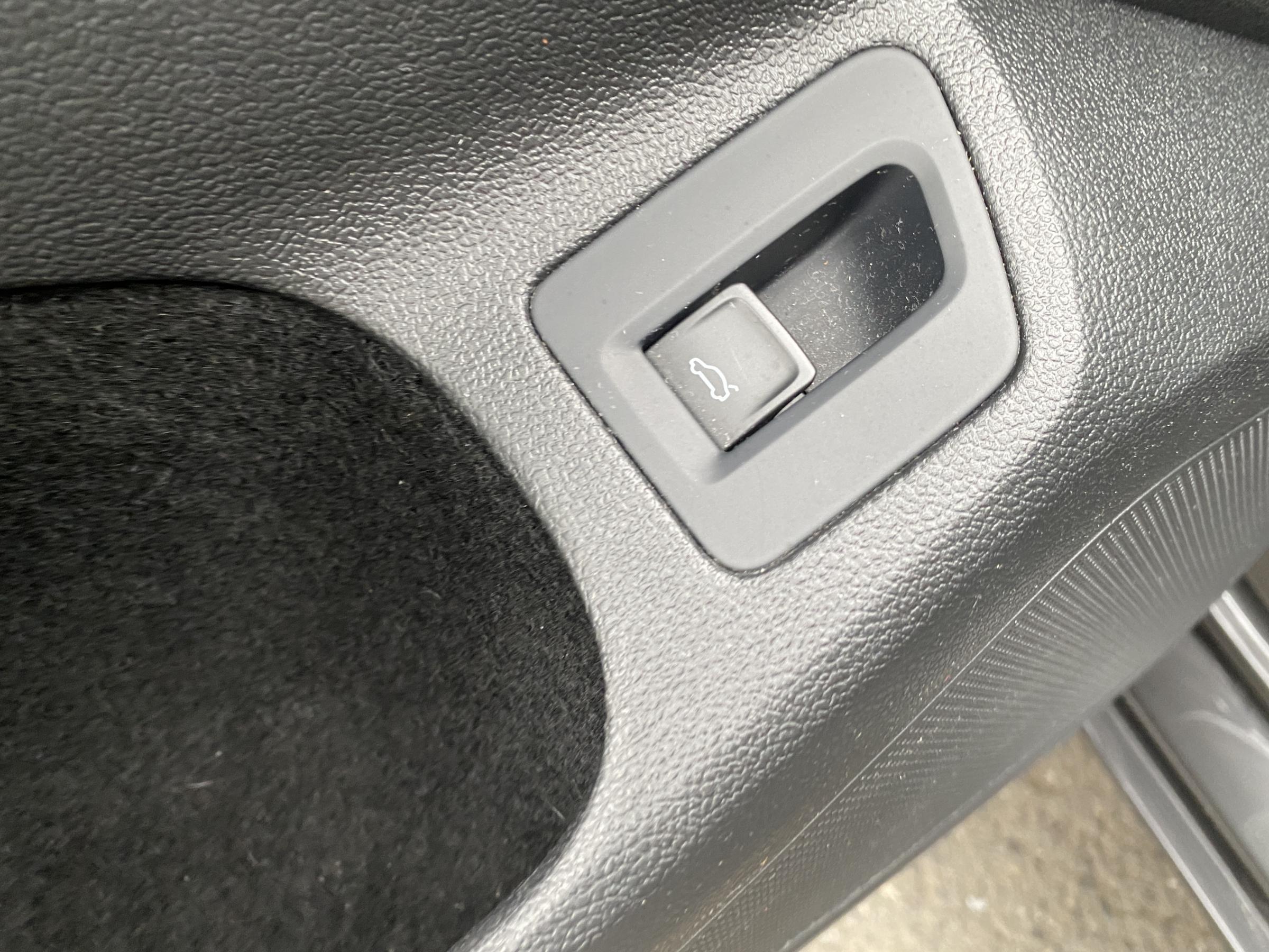 Volkswagen Passat, 2018 - pohled č. 14