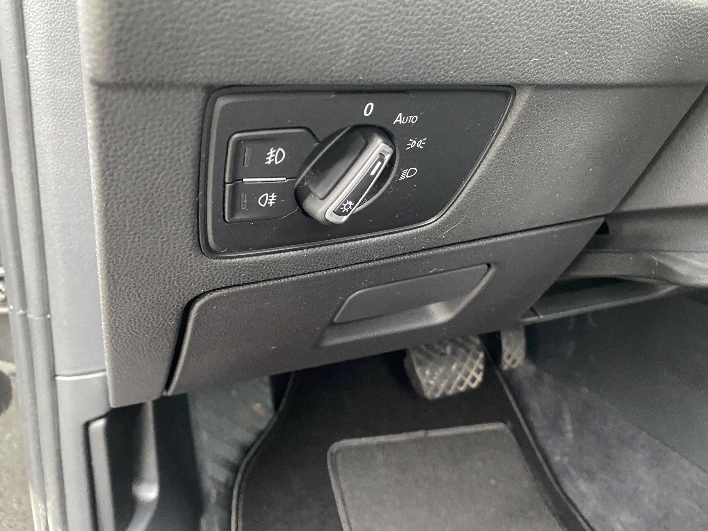 Volkswagen Passat, 2018 - pohled č. 15