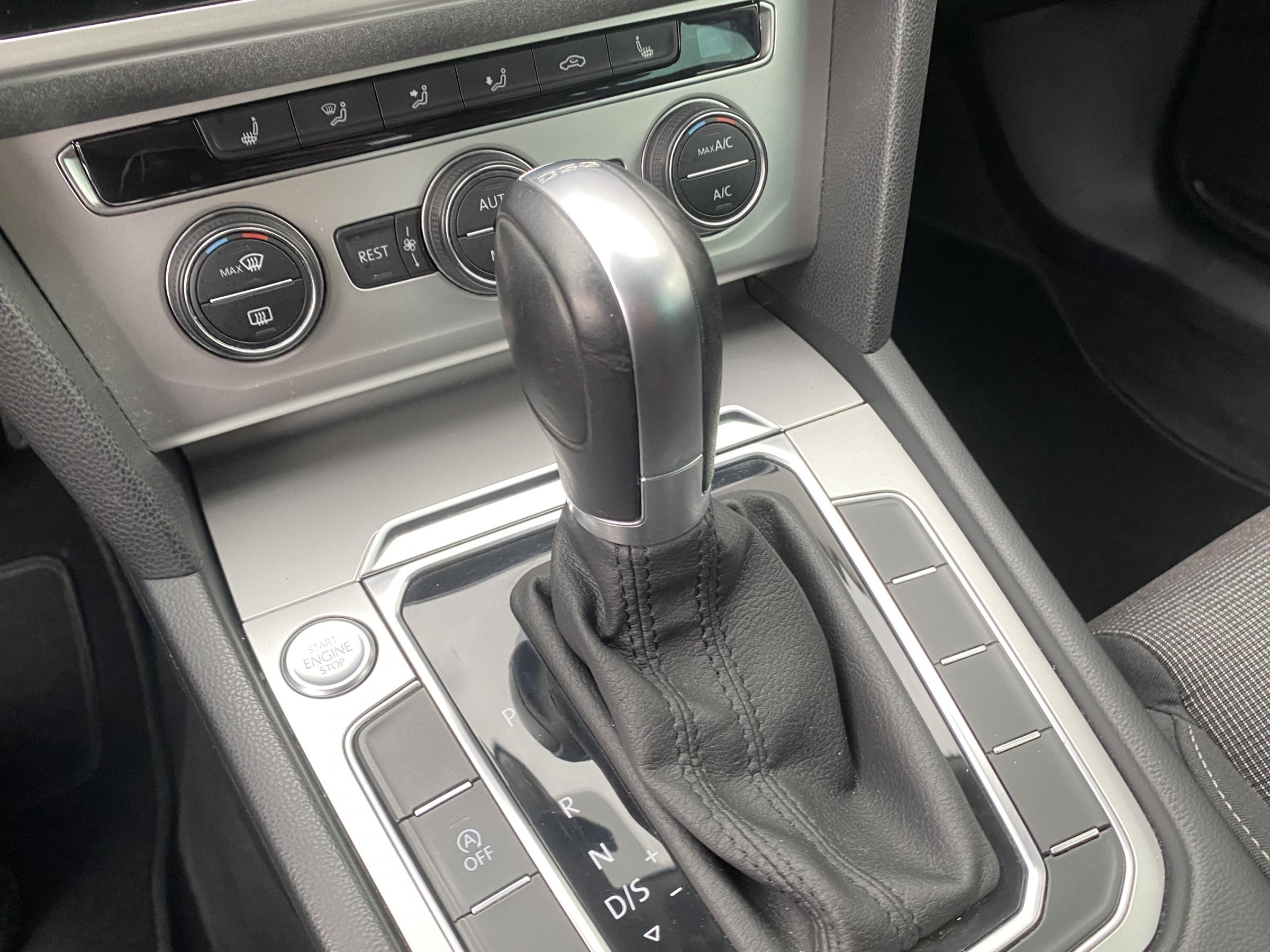 Volkswagen Passat, 2018 - pohled č. 16