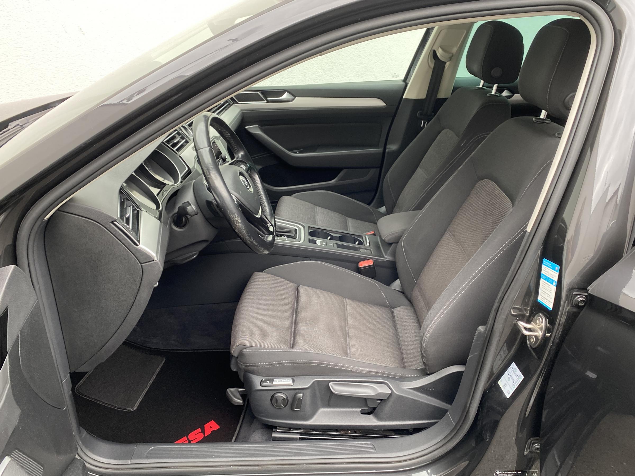 Volkswagen Passat, 2018 - pohled č. 9