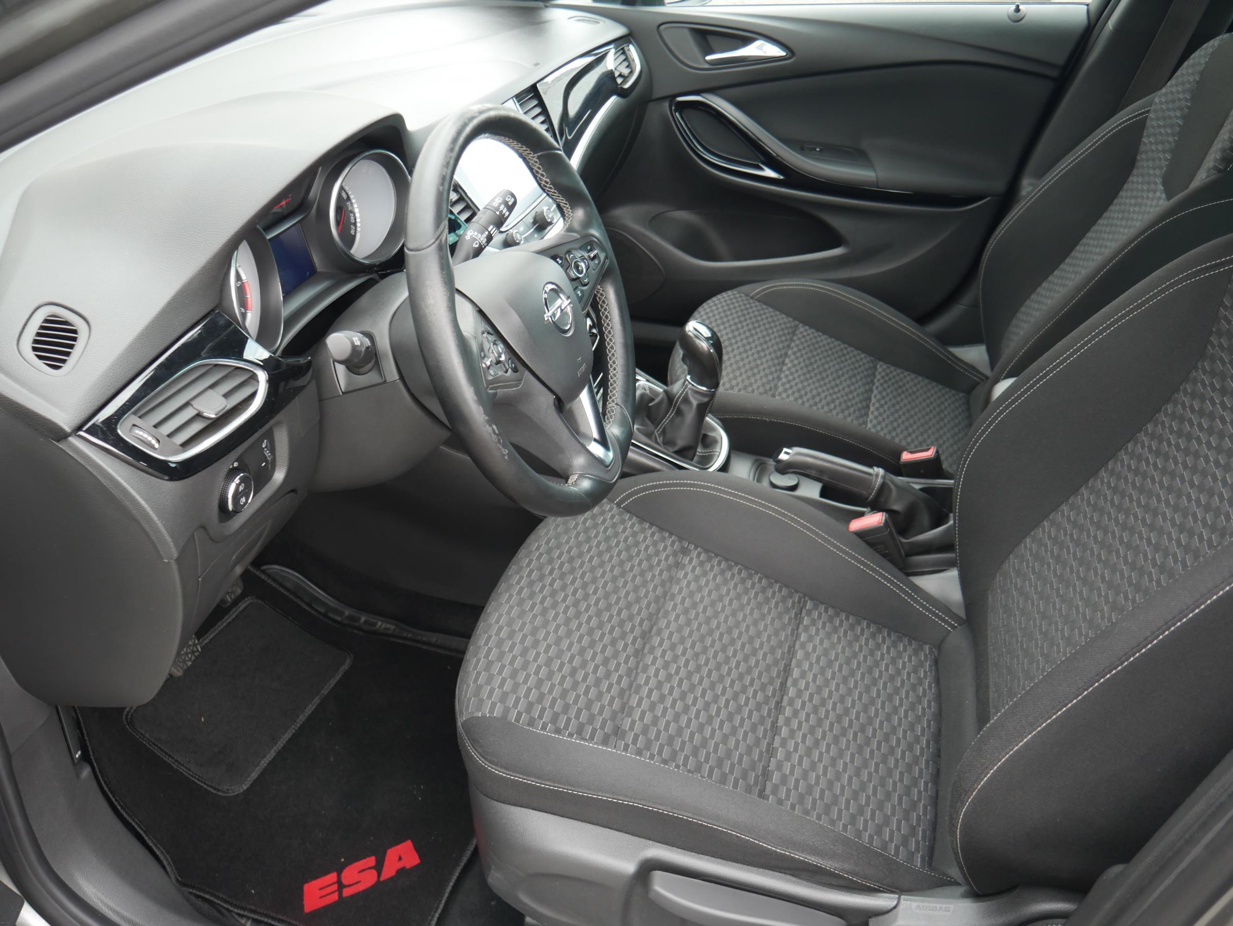 Opel Astra, 2016 - pohled č. 11