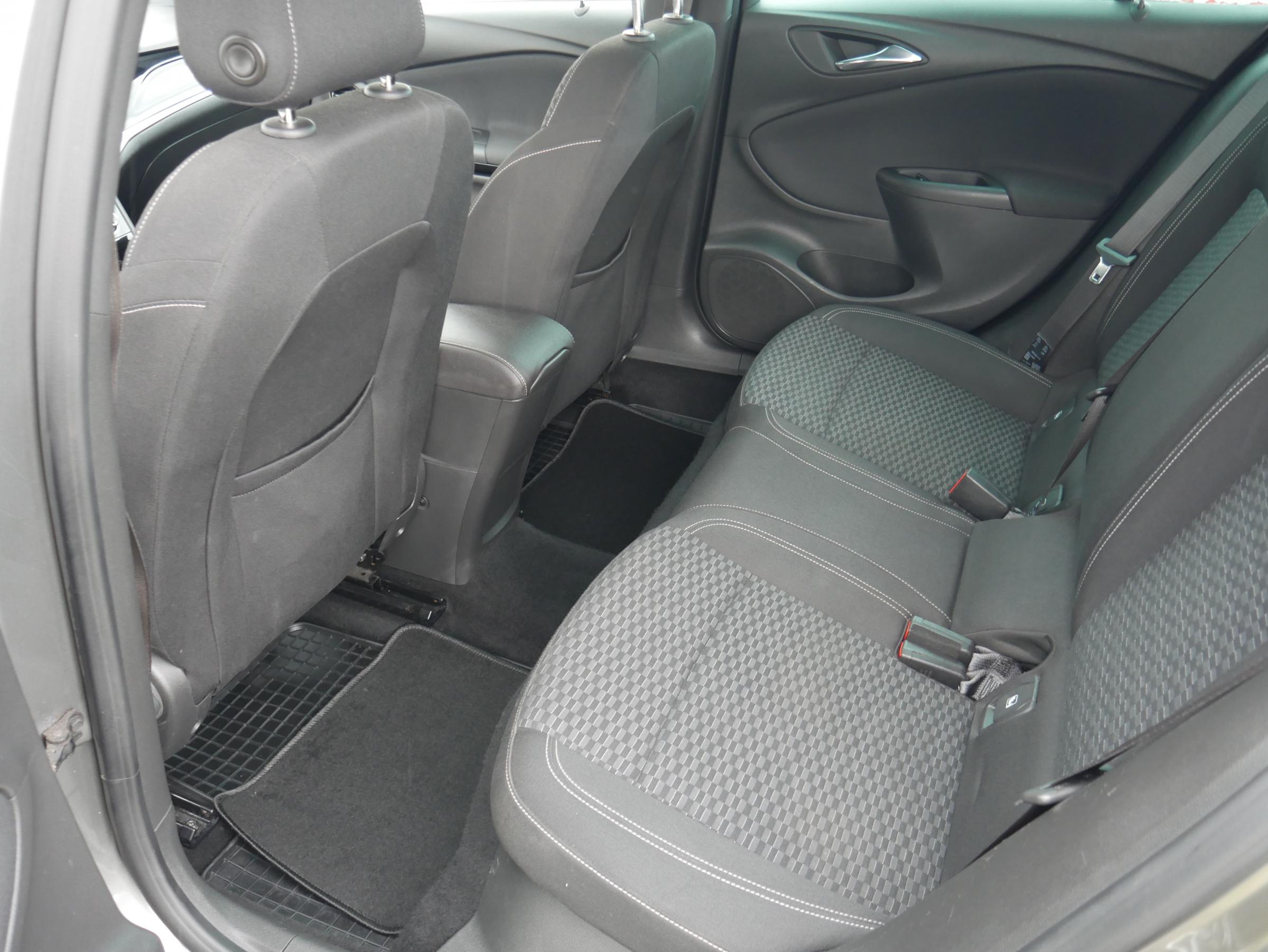 Opel Astra, 2016 - pohled č. 12