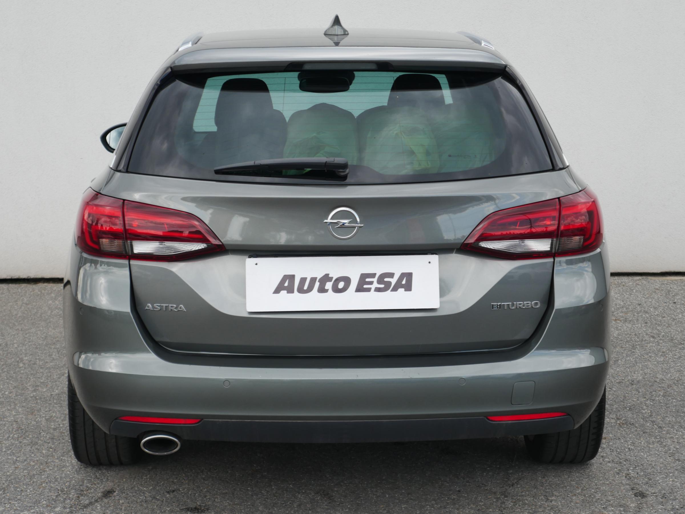 Opel Astra, 2016 - pohled č. 5