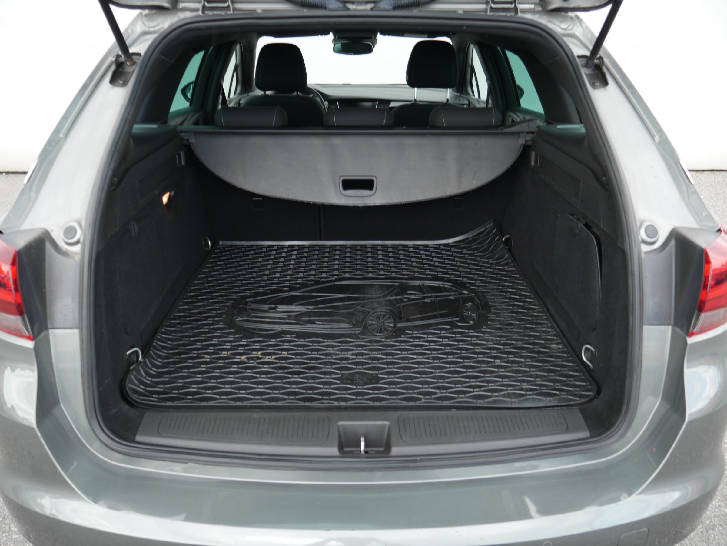 Opel Astra, 2016 - pohled č. 8