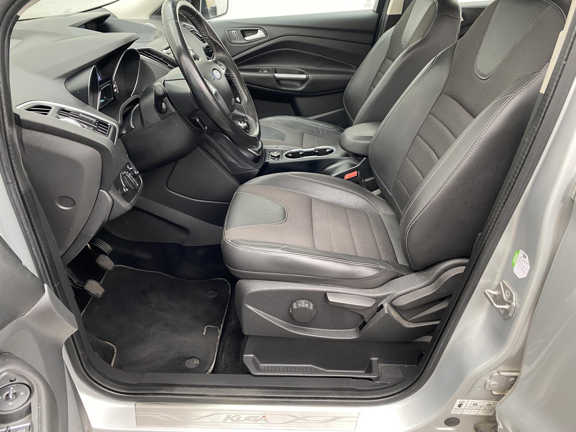 Ford Kuga, 2014 - pohled č. 10