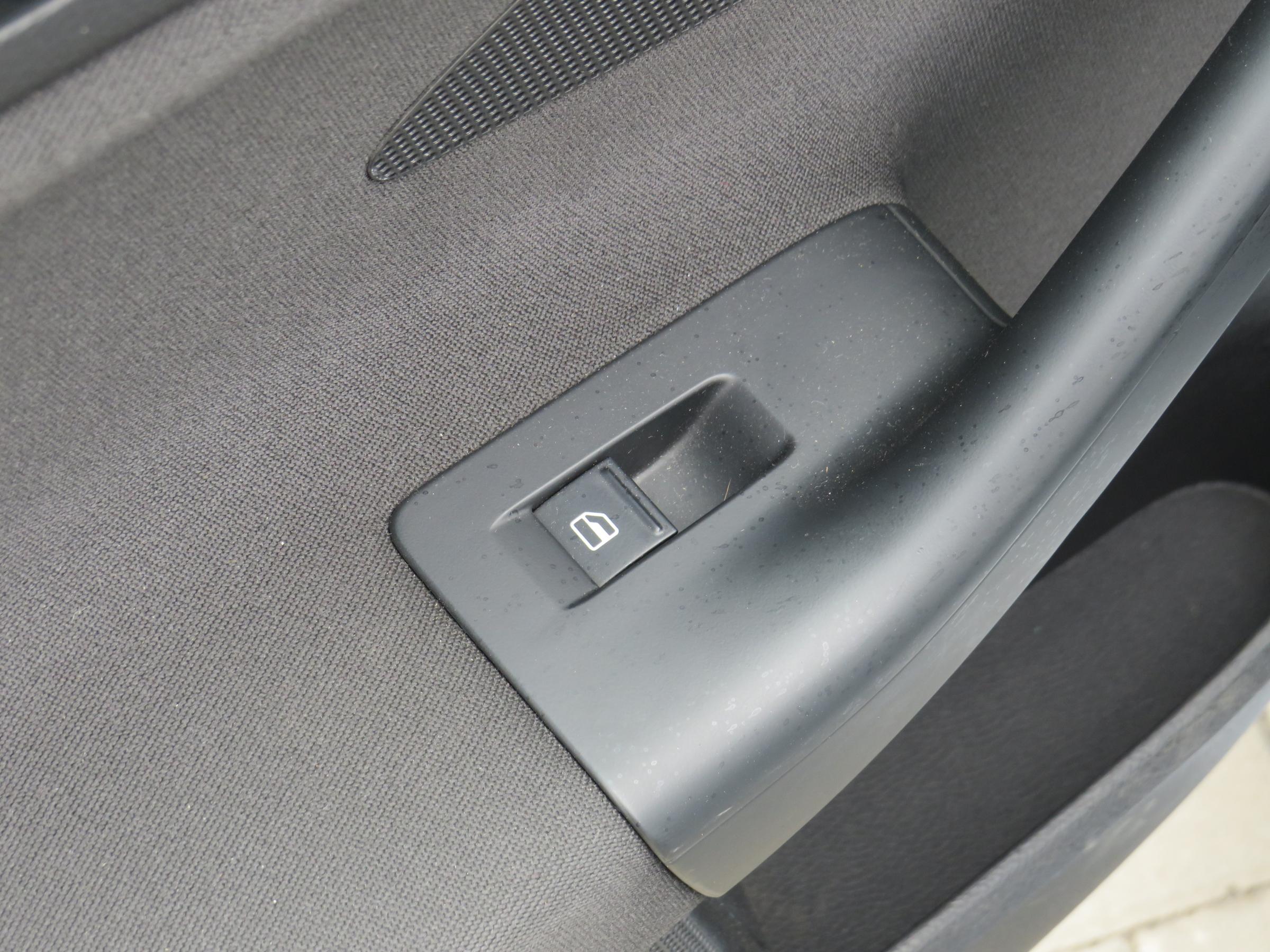 Volkswagen Golf, 2011 - pohled č. 13