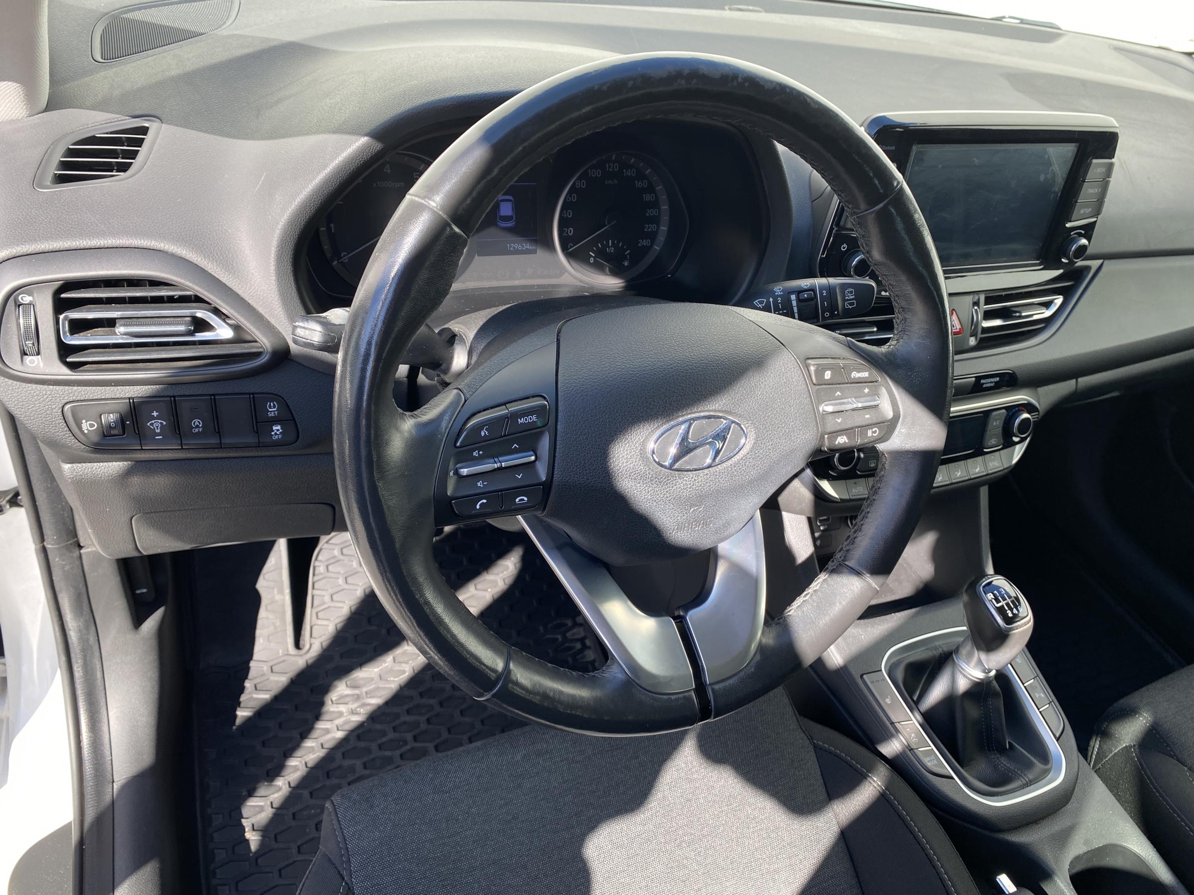 Hyundai i30, 2021 - pohled č. 13