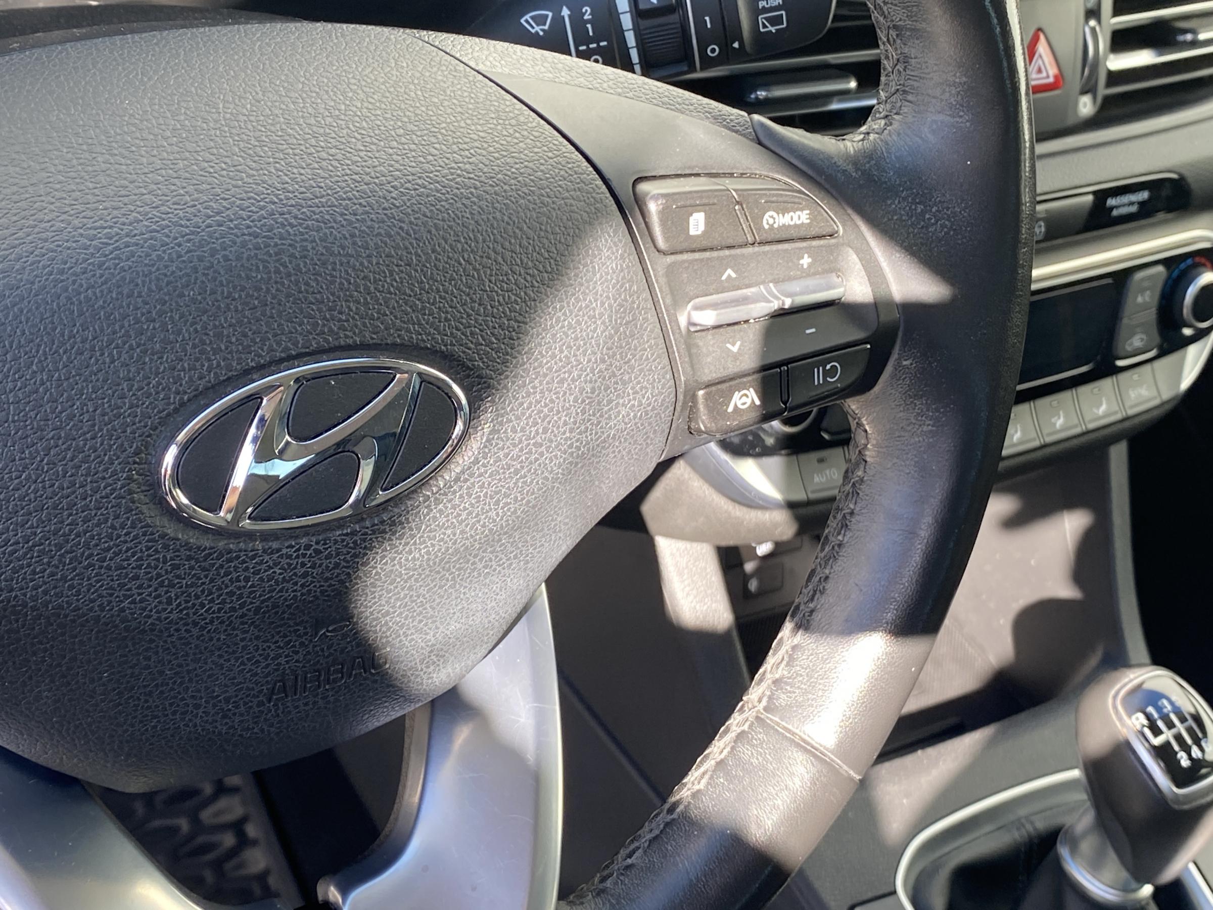 Hyundai i30, 2021 - pohled č. 14