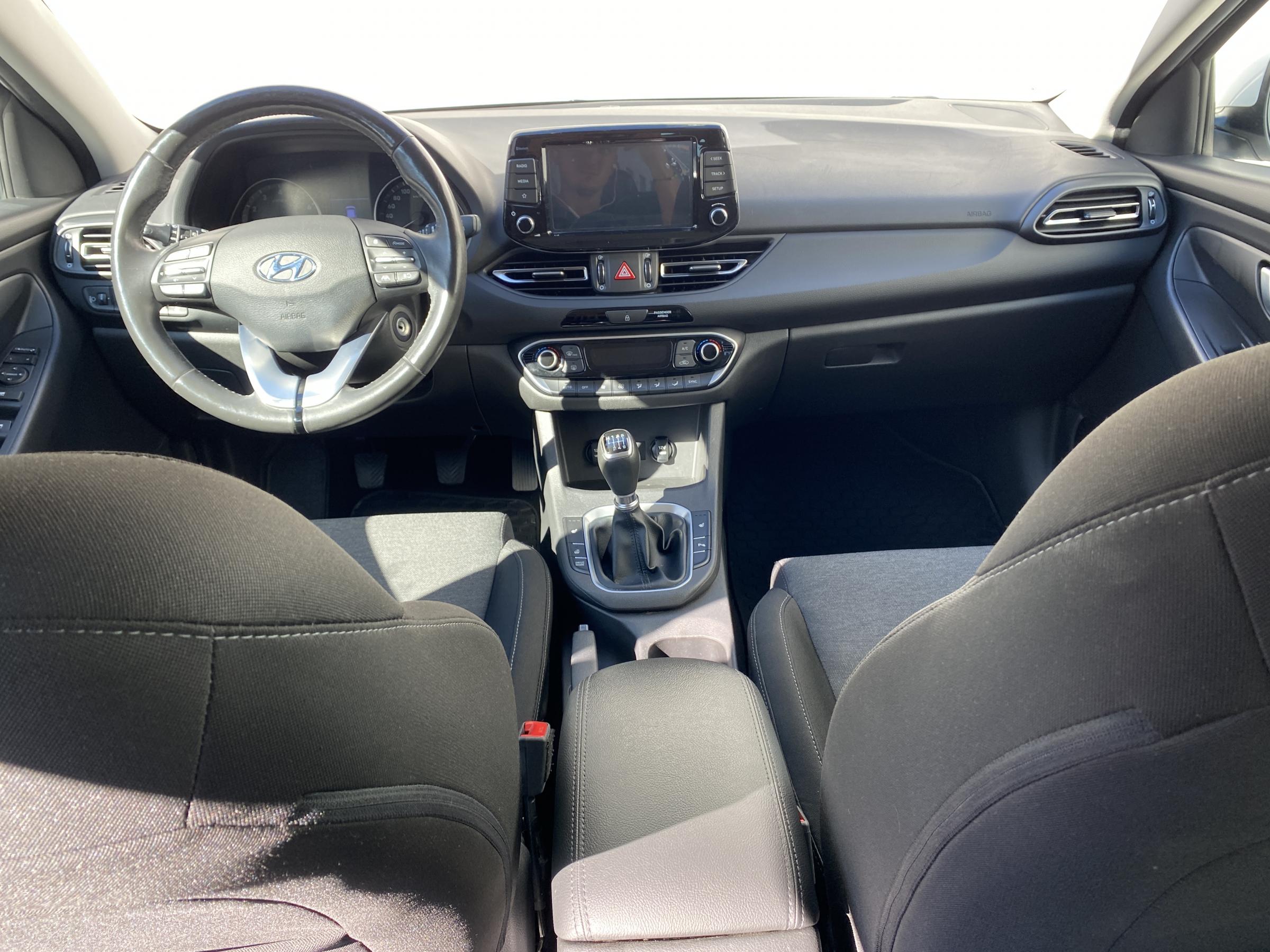 Hyundai i30, 2021 - pohled č. 8